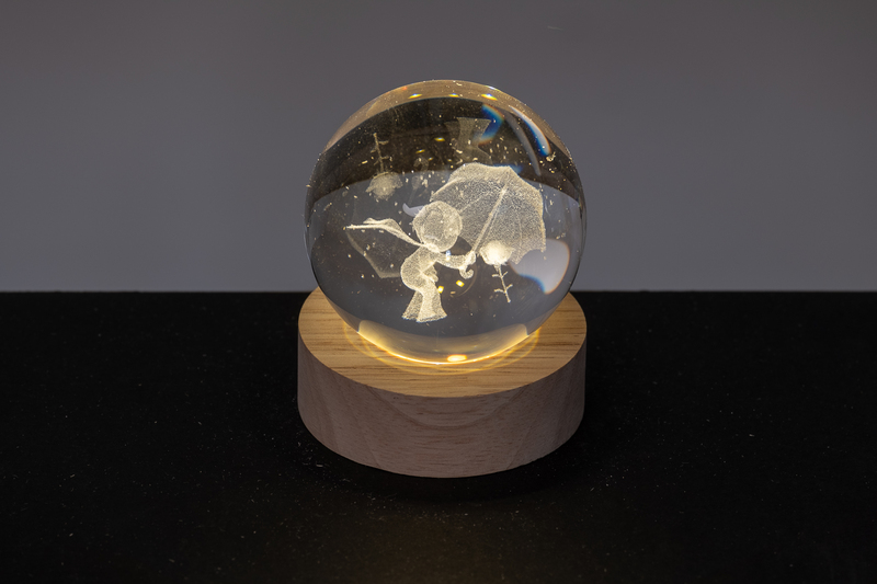 SFERA 6CM LAMPADA LED PICCOLO PRINCIPE CON BASE LEGNO CON PRESA USB - Battesimo E Nascita - Nuovi arrivi - Regali e Bomboniere