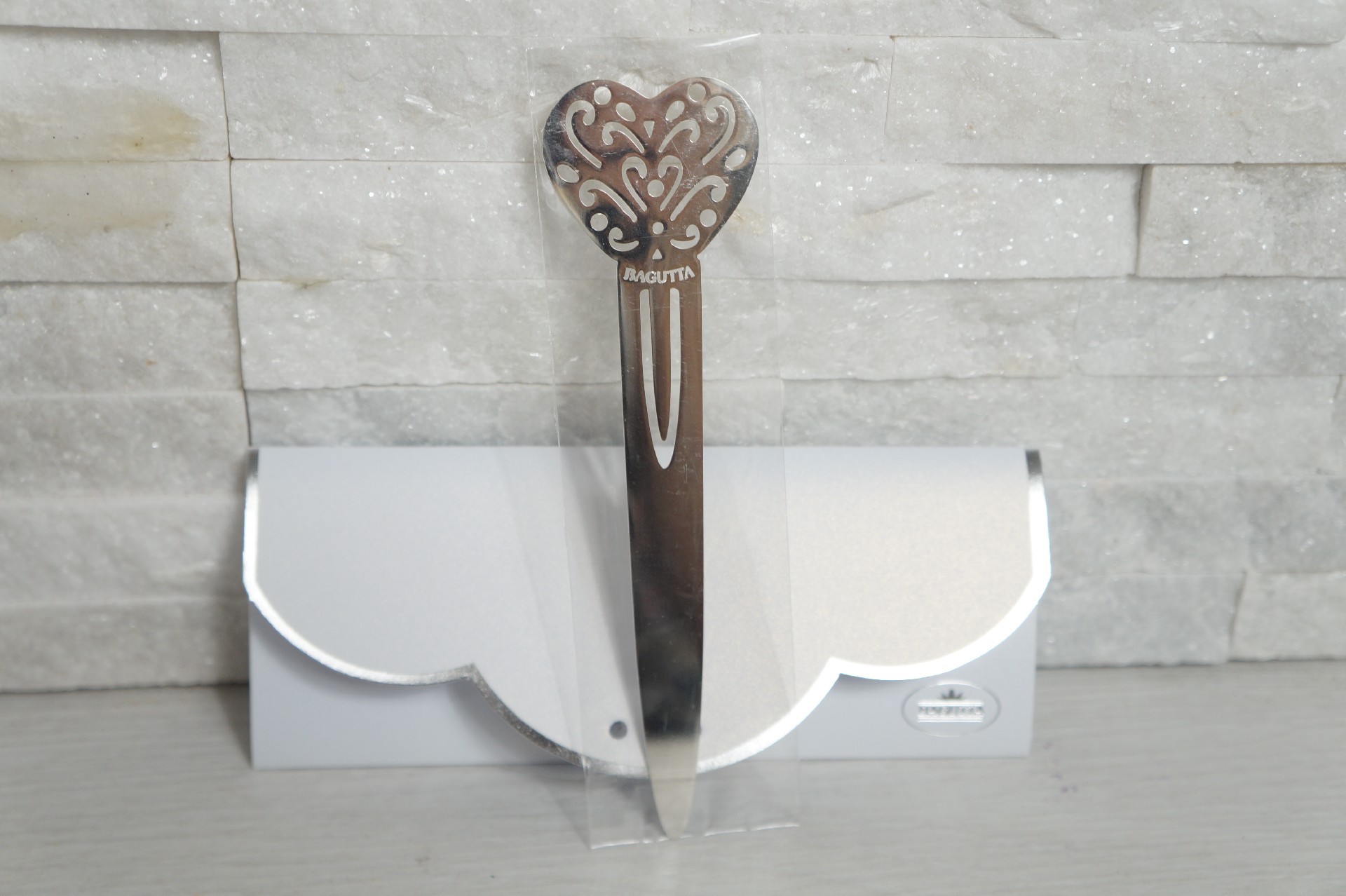 Tagliacarte Segnalibro cuore 16x4,5CM Metallo Con Box - BAGUTTA - Nuovi arrivi - Regali e Bomboniere